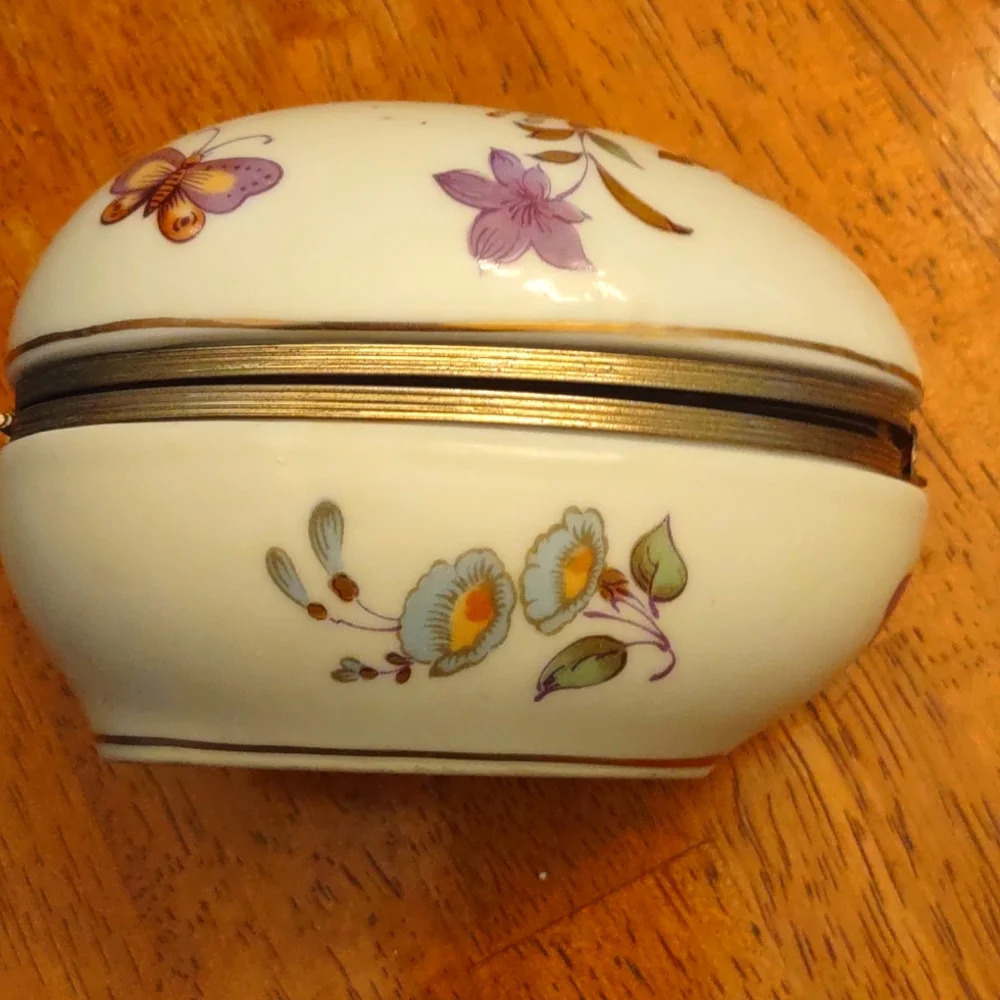 Vintage Lefton Porcelain Egg Trinket Box Hand Painted - Picture 6 of 11